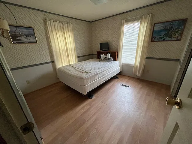 2 bed, $1,100 — Photo 4