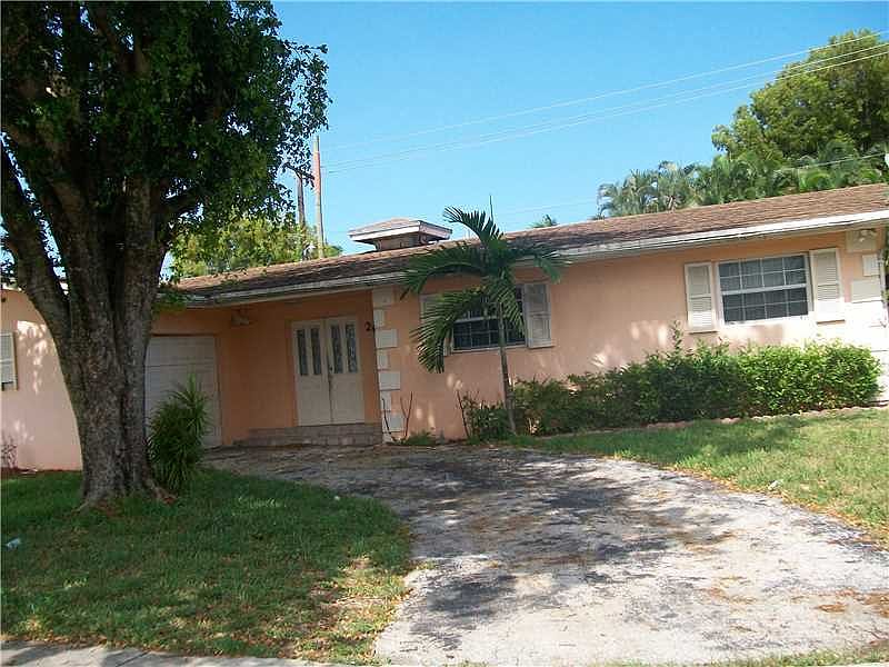 2nd image of 20441 NW 2nd Ct