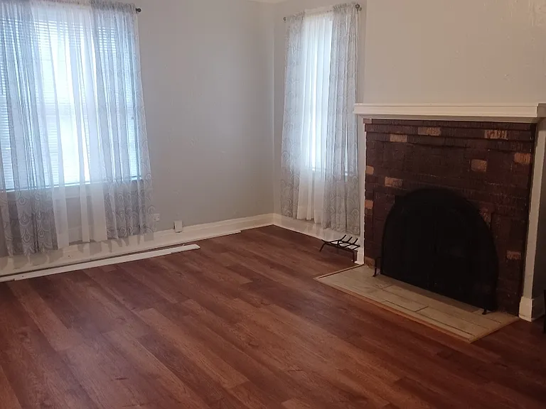 5918 N Pearl St — Photo 3