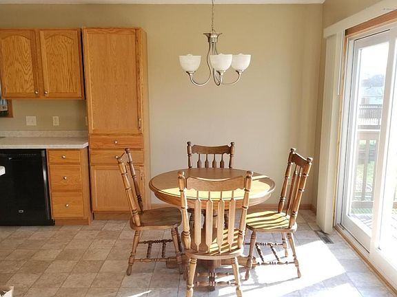 3rd image of 307 11th Ave NE
