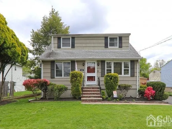 208 2nd St, Middlesex, NJ 08846