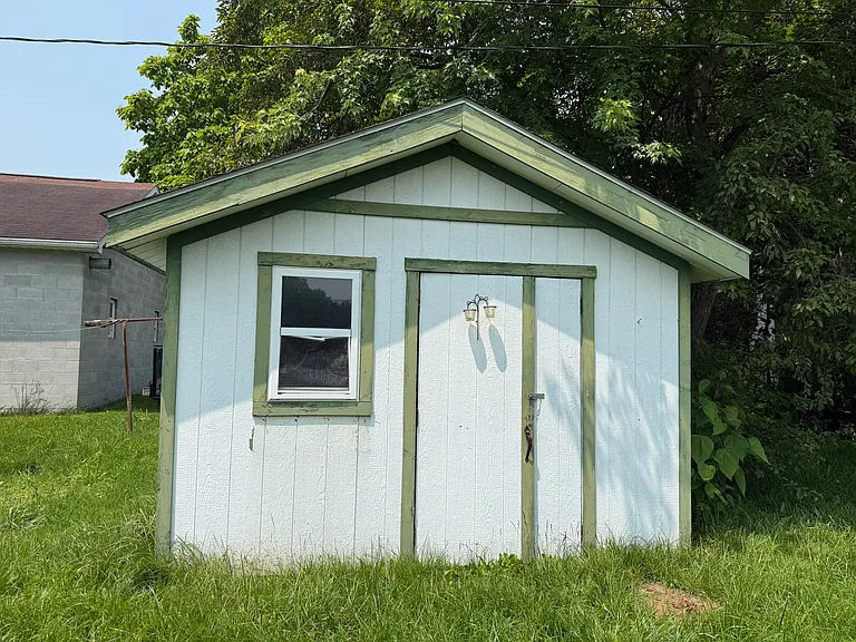 211 Line Ave — Photo 12