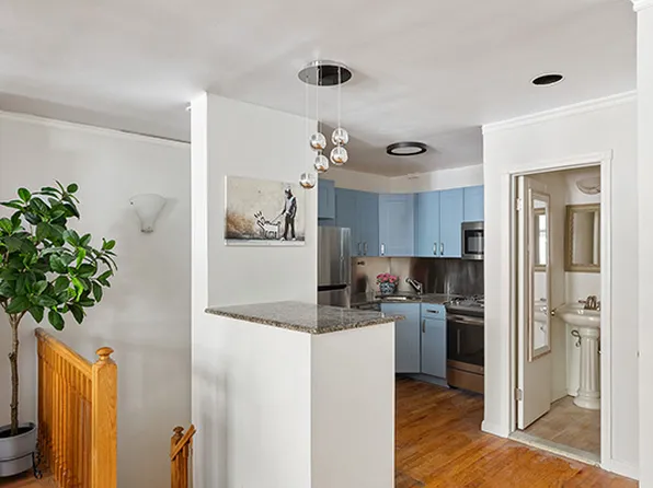 312 East 50th Street image 3 of 11