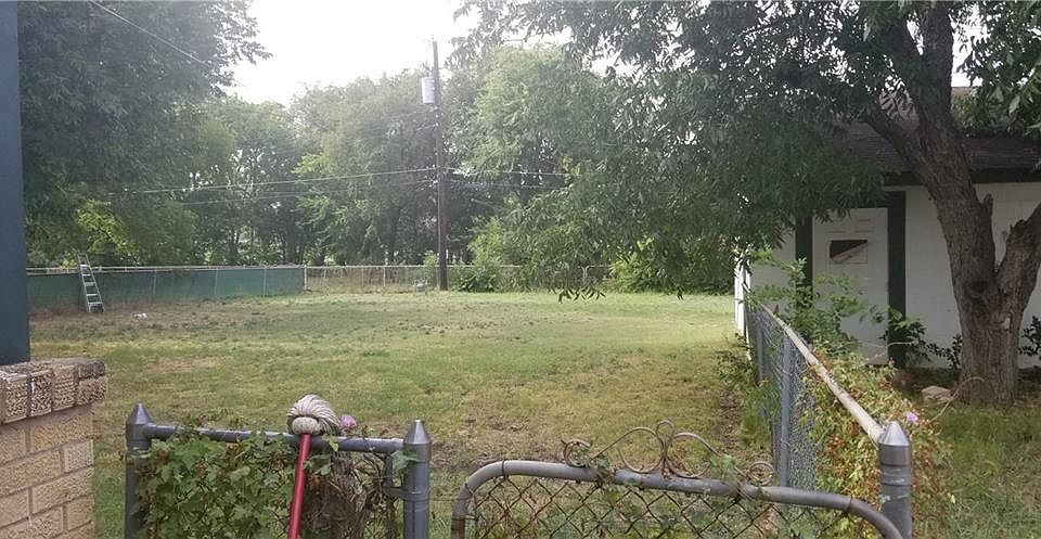 2nd image of 326 Edgehill Blvd