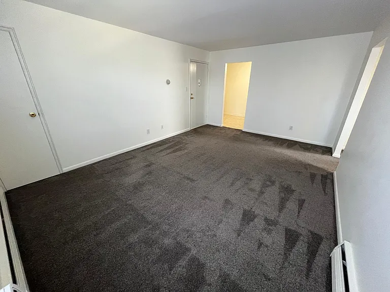 323 W Pennsylvania Ave #C — Photo 3
