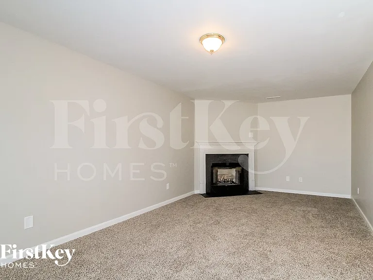 699 Hitchcock Way — Photo 6