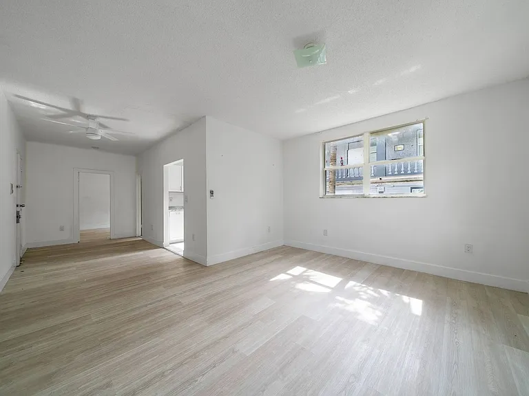 1/1 $1,800/mo, newly renovated, find your rhythm in Miami! / 1/1 $1,800/mes, remodelado, encuentr... — Photo 14