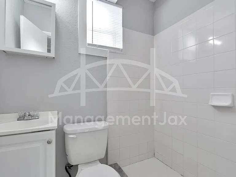 1842 W 26th St — Photo 9