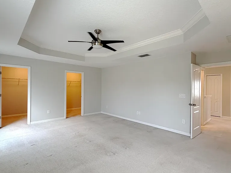 10606 Inside Loop — Photo 8