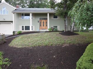 9 Flintlocke Dr, Plymouth, MA 02360