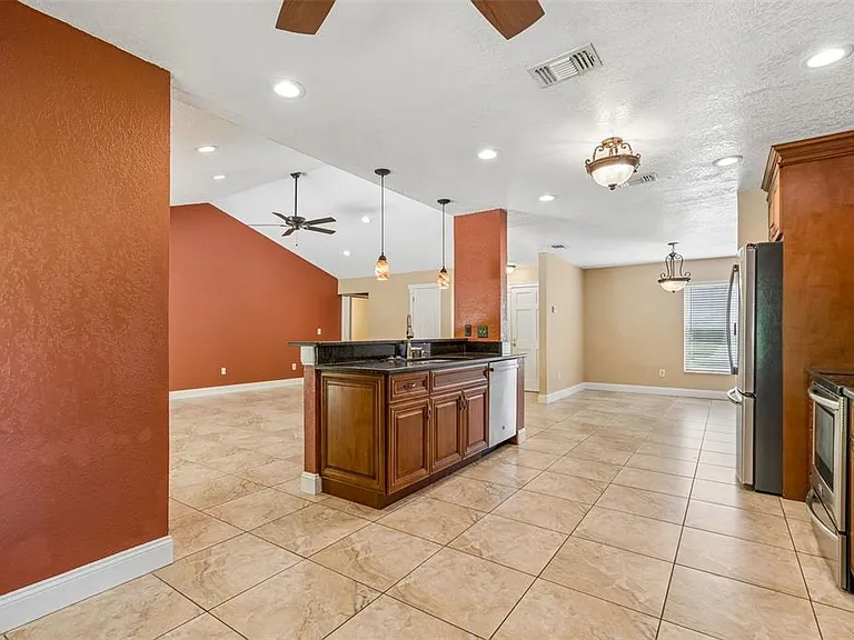 15109 Springview St — Photo 7
