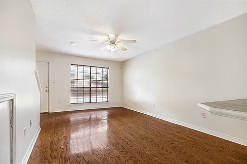 2293 Hollydale Ave #7C Photo 1