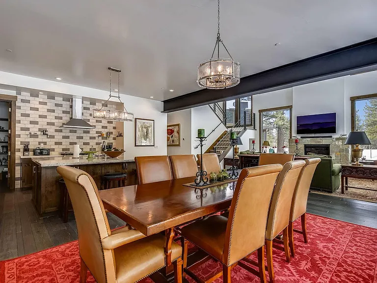 10137 Corrie Ct — Photo 10