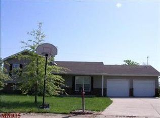 40 Pebblestone Ct, Troy, MO 63379