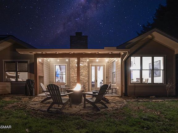 5th image of 205 Bishop Cap Cir