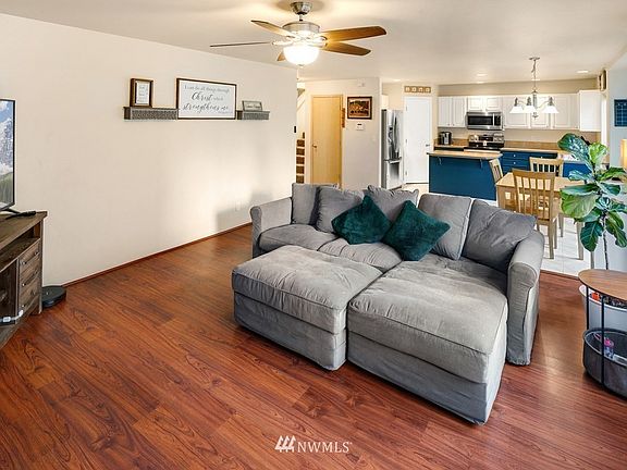5th image of 18224 80th Avenue Ct E