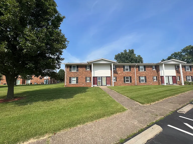 Mayfair Apartments — Photo 98