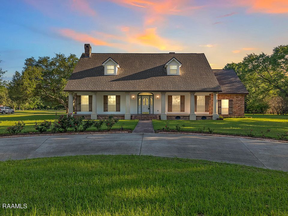 1st image of 1110 Mardi Gras Rd
