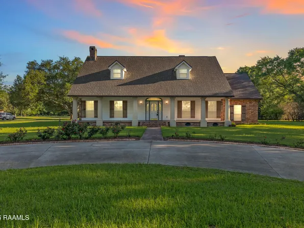 1110 Mardi Gras Rd, Carencro, LA 70520