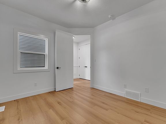 4th image of 2027 156th Ave NW