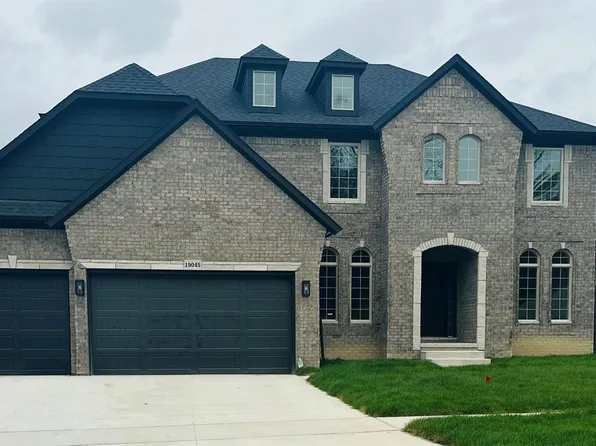 19045 Brighton Dr, Macomb, MI 48042