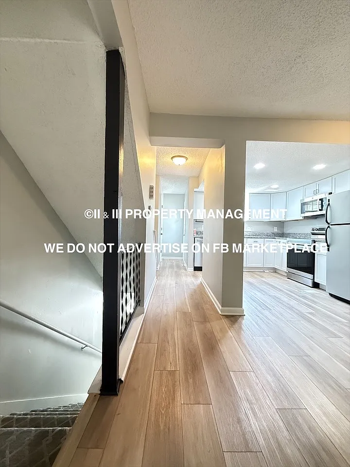 1933 Lawrence Court - 1 — Photo 4