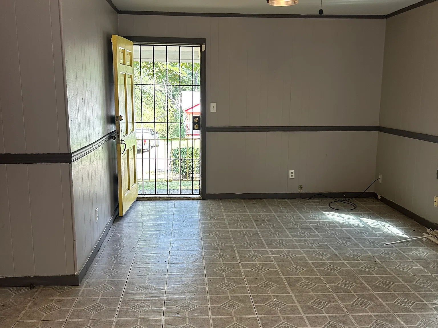 4 bed, 1598 sqft, $1,200 — Photo 2