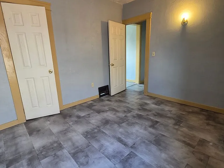 2120 Parade St #B — Photo 10