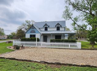 407 Longhorn Trl, Granbury, TX 76049
