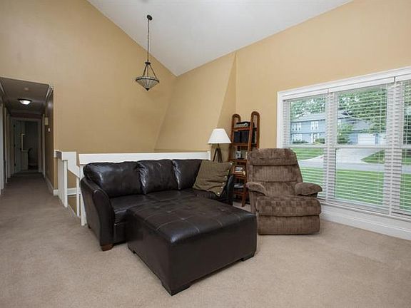 3rd image of 11324 Silver Springs Dr