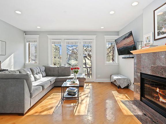 4th image of 1912 W Armitage Ave Unit 2