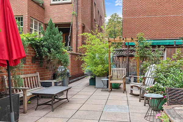 Sold by Compass | media 8