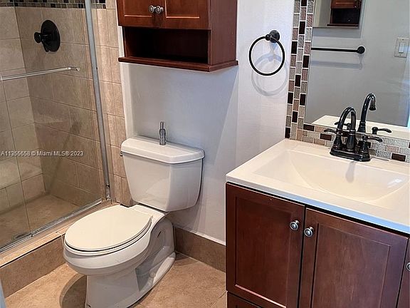 2nd image of 9401 N Meadows Cir