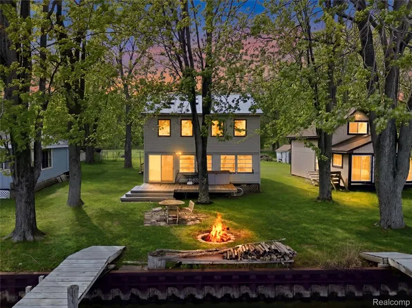 6556 Dickinson Is, Algonac, MI 48001