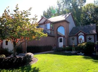 33727 Angeline Ave, Livonia, MI 48150