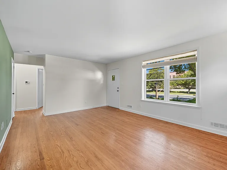3306 Weller Rd — Photo 5