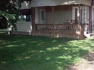 1512 N Main St, Dix, IL 62830