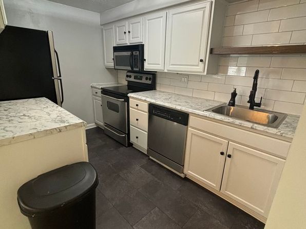 2467 Brook Ledge Rd UNIT B12, Bridgeville, PA 15017