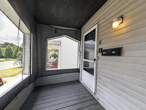 3rd image of 2054 Dale Rd