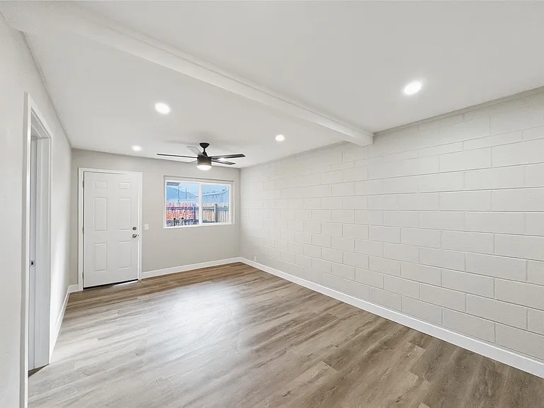513 E Hatcher Rd #6 — Photo 5