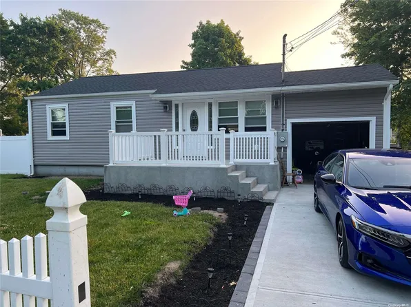 742 Doane Avenue, Bellport, NY 11713