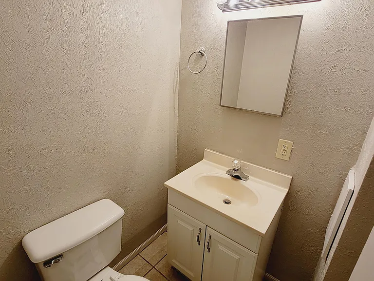 1744 S Lark Ln — Photo 10