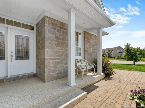 154 Nathalie St, Dieppe, NB E1A 8T9