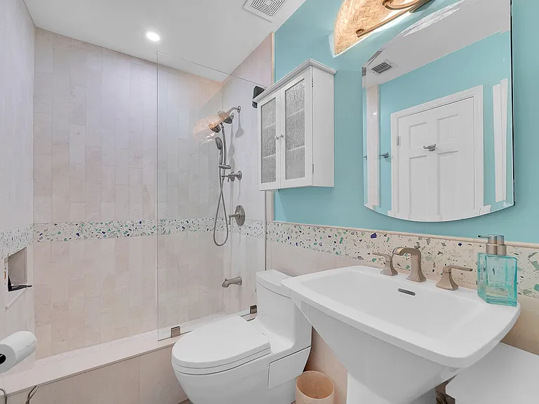 3209 Norfolk St — Photo 40