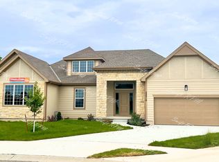 22312 W 76th St #1, Lenexa, KS 66227
