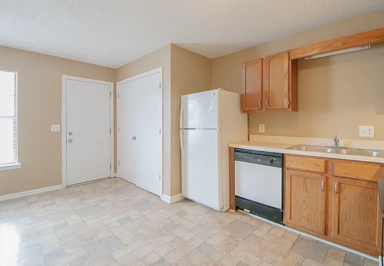 2550 Old Russellville Pike #3 — Photo 4