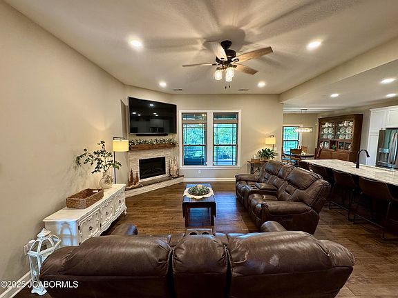 4th image of 5506 Kenview Dr