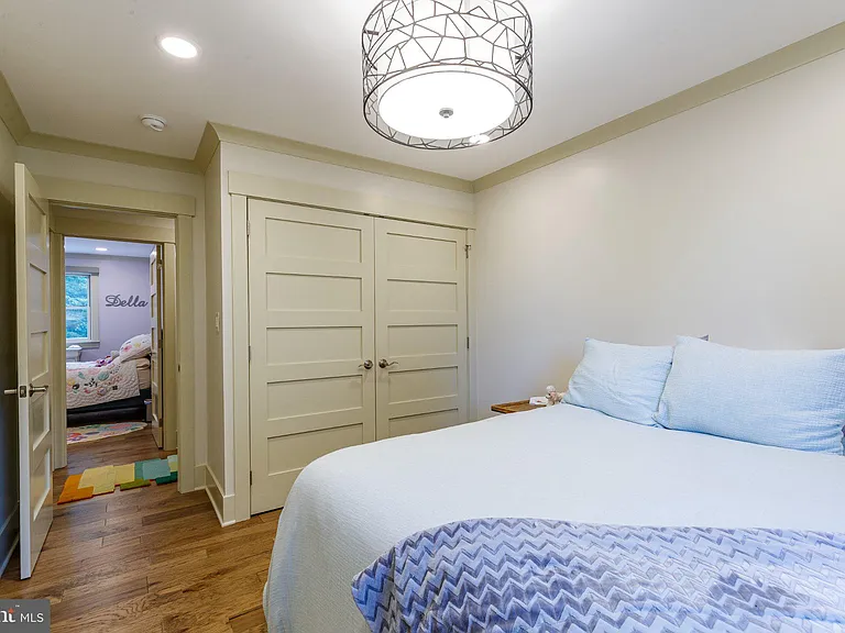 1135 Romsey Dr — Photo 31