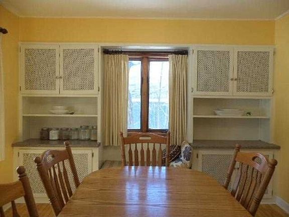 4th image of 407 W Calverley Ave