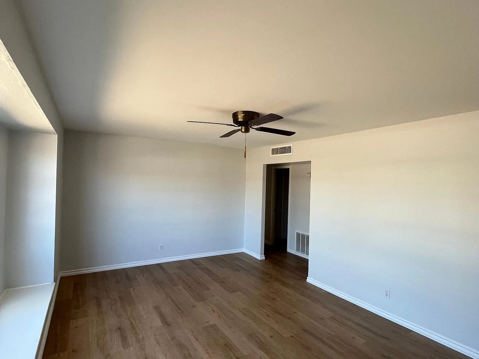 3919 W Tuckey Ln — Photo 4
